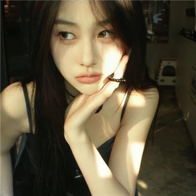橙色女孩